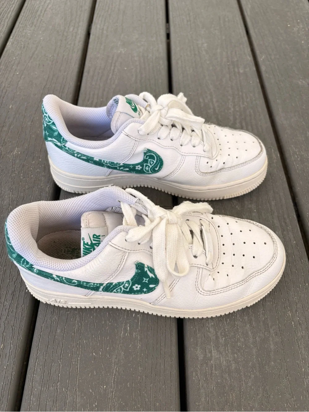 Nike Womens White Sneakers with Green Swoosh Accent
